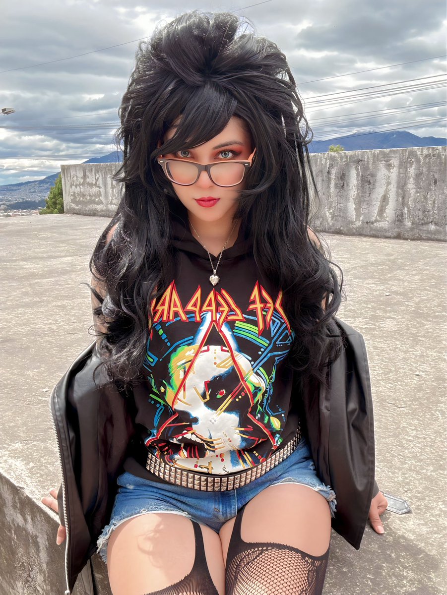 chopis194's tweet photo. #girl #gothic https://t.co/LIAUo5uX07