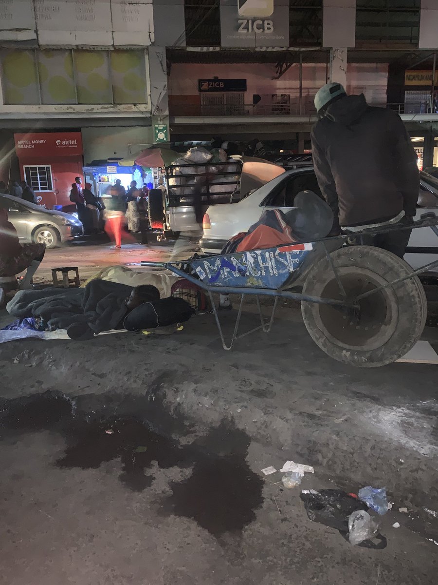 MufuliraSon's tweet photo. I’m in Lusaka right now, besides HH staying at his own community house and bringing the town to a standstill when going for work at state house, I can tell you there is nothing good about this place we are better off wherever we are staying especially kumushi kumwesu ku Mufulira https://t.co/zbk3gGm6Wz