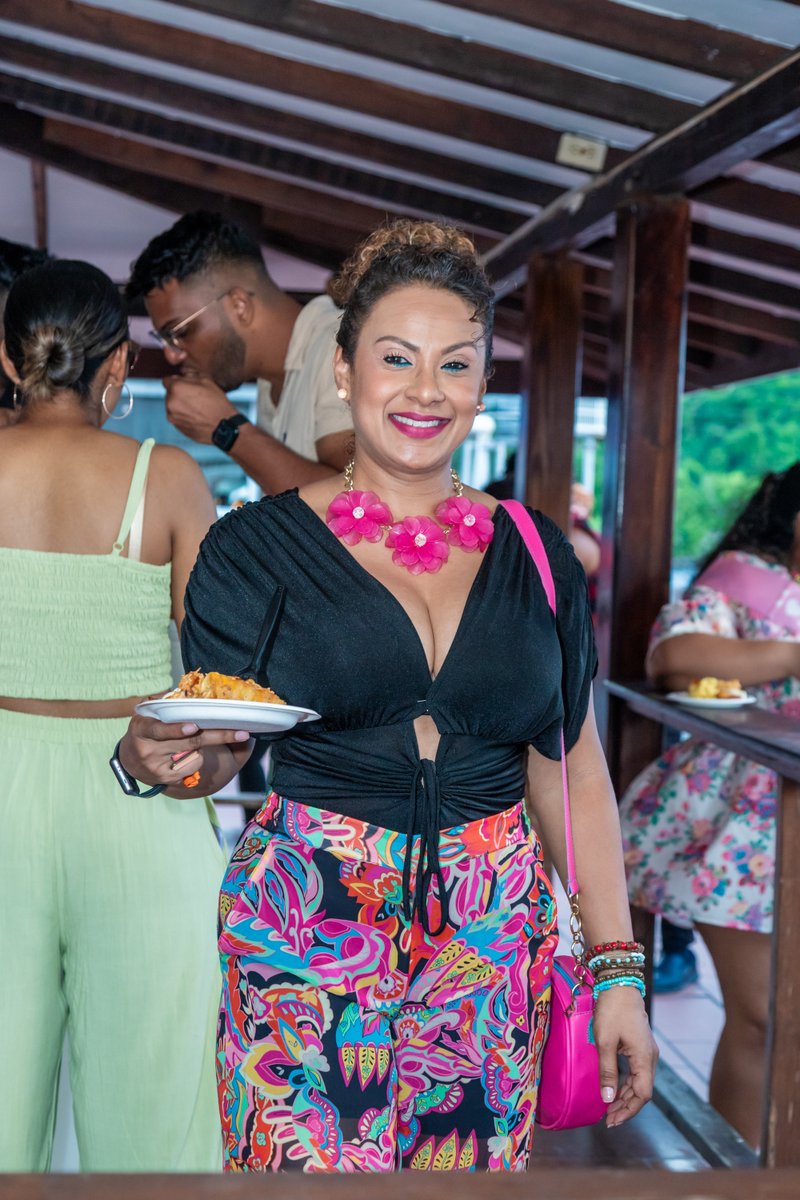 EEEmpire's tweet image. Sunset smiles, seaside vibes, and BBQ in hand 🔥🌊
These ladies pulled up to Barbahol 2025 with full vibes and full plates, the kind of energy that made the day unforgettable.
#Barbahol2025 #BBQAndBreeze #ThrowbackVibes