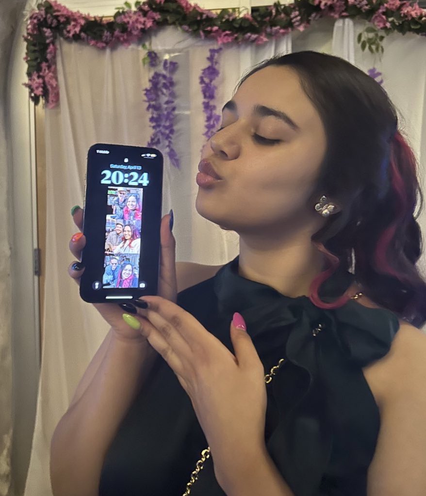 draculina tweet media