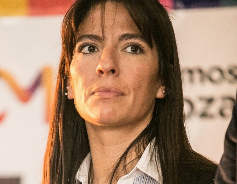 MarisaUcedaOk's tweet photo. 🤔 ¿Con qué cara van a volver a pisar la #UNCuyo Verasay y Llano? Calculo que con la misma cara dura🗿 de siempre.
Hoy no votaron por la universidad pública y quedó a la vista que esa bandera les queda enorme.
Igual tranquilas porque el archivo queda. ¡Siempre queda! 🙅🏻‍♀️ https://t.co/xr64K6ljZI