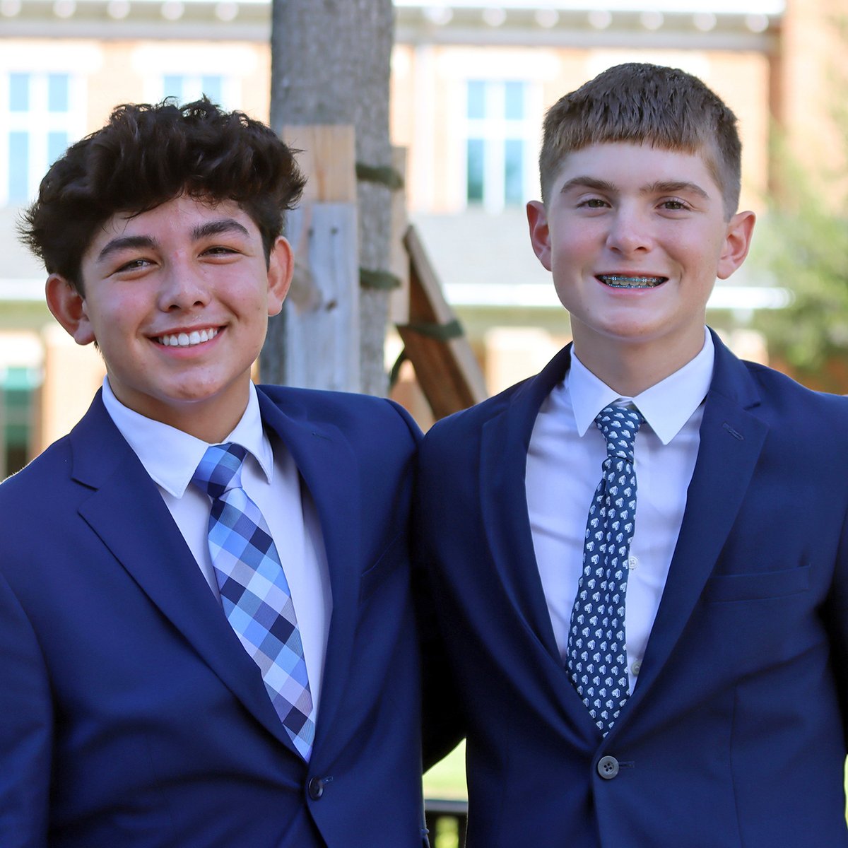JesuitTampaFL's tweet photo. Here we go - the ramping up to the 2025-26 school year is underway!

All Jesuit students were on campus today for their portrait photos and grade-level meetings, and the freshmen also received their locker and technology while the freshman parents enjoyed a reception in the cafeteria.

Tomorrow is Freshman Orientation, where the Class of 2029 will experience their daily schedule with assistance from the junior and senior Big Brothers.

Friday, all students are back for Schola Brevis, which will culminate in a celebration in the Tiger Palace for the 2025 wrestling State Duals champions, before the first full day of the school year on Monday.

Here we go!

#AMDG #MenforOthers #JesuitHighSchool @JesuitsUCS
