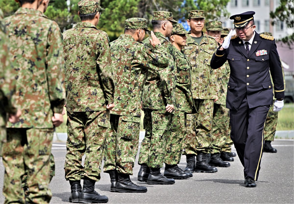8月4日、第11旅団副旅団長兼ねて真駒内駐屯地司令、二瓶 惠司1等