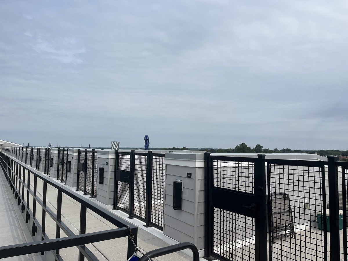 Toured a bldg my firm developed and manages in Massachusetts today and what they did with the roof I’ve never seen before. 

No common area - just 25 of these ~10x10 private terrace pods that tenants can rent for $150/month. 

20 were leased. Bldg is 184 units and 97% leased.