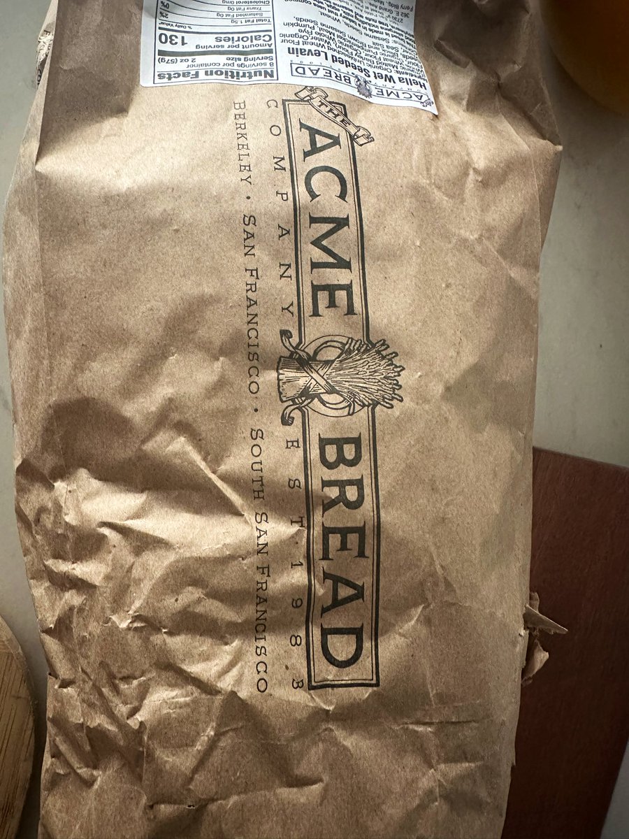 free_style_chef's tweet photo. This bread is so good!!
The name is ‘hella wet seeded levain’ which is just so Northern California!
#bread #acmebread #acme https://t.co/LioUymQlaj