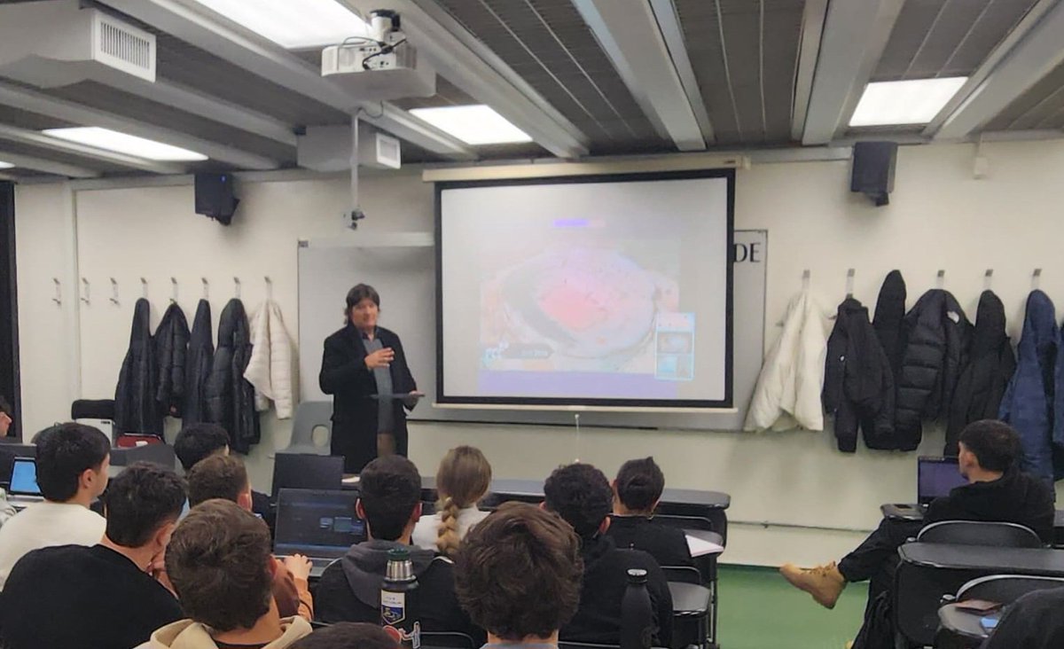 ArqPuga's tweet photo. Comienzo de ciclo en la universidad @UADEoficial con las ganas de siempre y dando lo mejor de mi para los alumnos de mi catedta "Infraestructura y espacios deportivos" de la Licenciatura en gestion deportiva. Apostando a educar siempre! @RIASPORTSD @VillalbaEdua @LigaAFA @LaLiga https://t.co/AbDqdjKp77