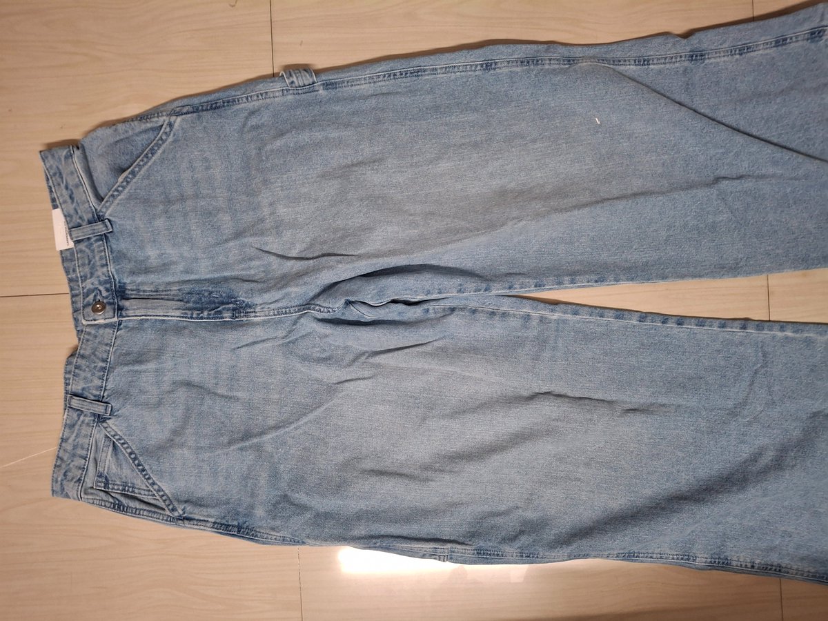 hami_muu's tweet photo. @WestsideStores 
Extremely disappointed with my recent order Order no 2098482.
•White top came with visible foundation stains.

•Denim looks worn and washed multiple times before delivery.

Is this the quality of your sale products? Please look into this and resolve the issue. https://t.co/K2zeTStNQw