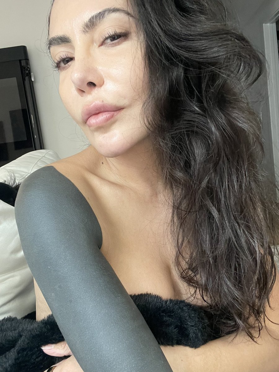 Lela Star tweet media