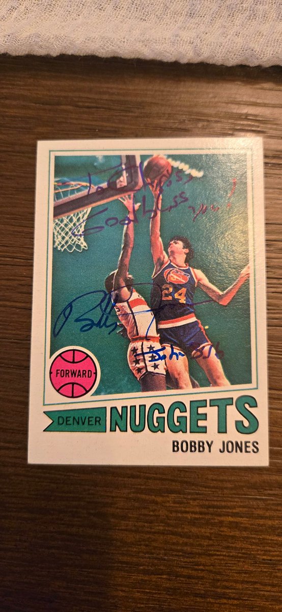metoollica's tweet photo. Got this #ttm back from #basketball Hall of Famer Bobby Jones. Read about it here
https://t.co/UqO4i2aNmw
#Denver #nuggets #nba #blog #blogger #autographs #ttmsuccess #ttmreturn https://t.co/RhAmdz7A9C