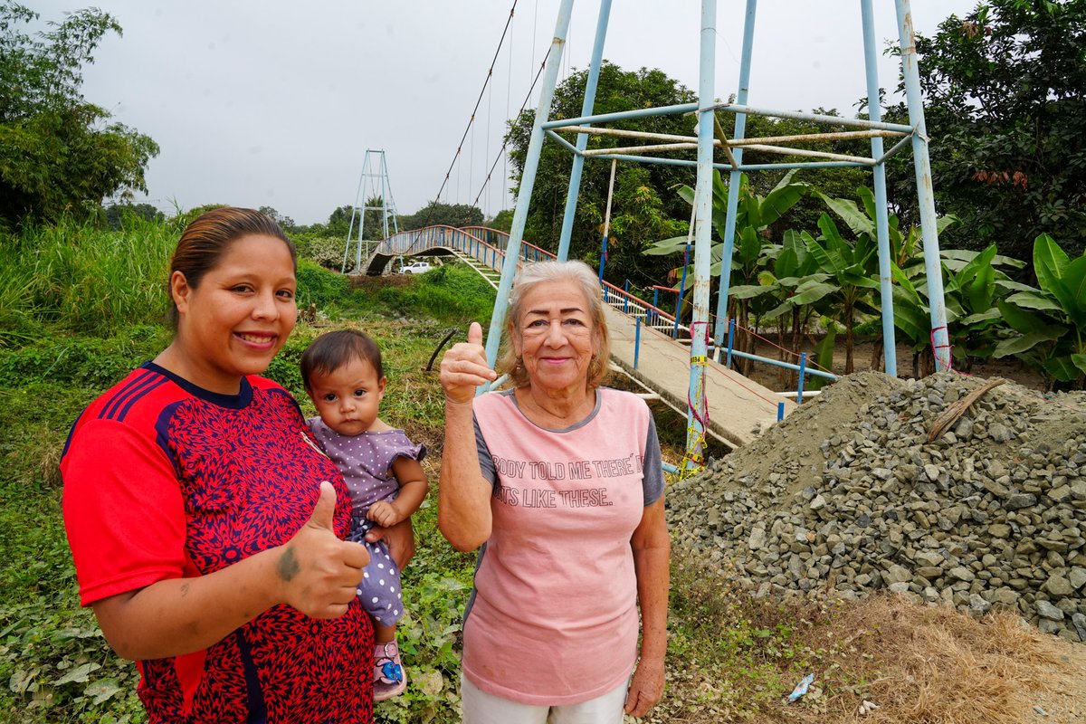 🌉 Un puente que conduce al progreso ✨

Más de 300 guayasenses del recinto La Puntilla, del cantón Yaguachi,  caminarán seguros gracias al reforzamiento y mantenimiento integral del puente peatonal de 80 metros sobre el río Bulubulu. Una obra que comunica a 11 recintos y