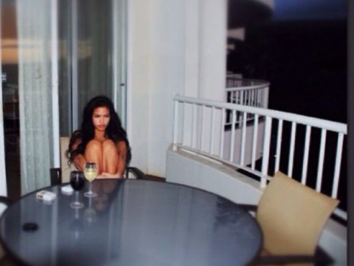 ovaryactorr's tweet image. Me thinking about cutting everybody off &amp;amp; moving away