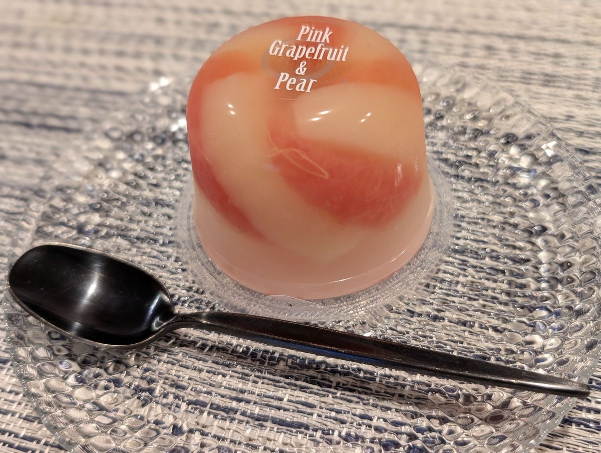 EW49219's tweet image. 楽天アンテナショップ @rakuten_antenna 様より、山形県たかはたファームさんのフルーツゼリーセットを頂きました😊
美しく透き通っていてすっごくお洒落✨
見てるだけで涼しくなりますが、ひんやり冷やして食べると美味しくて一気に元気になります❤
ありがとうございました✨
#楽天アンテナショップ