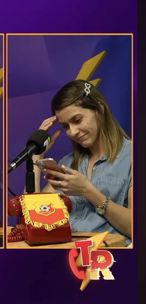 Si los viajeros en el tiempo no existen, quien me explica a <a href="/mariangelvc_/">Mariángel</a>  hoy al ver la alineación <a href="/JosueQuesada17/">Josué Quesada.</a> ? Viene bolsaaaaa jaja