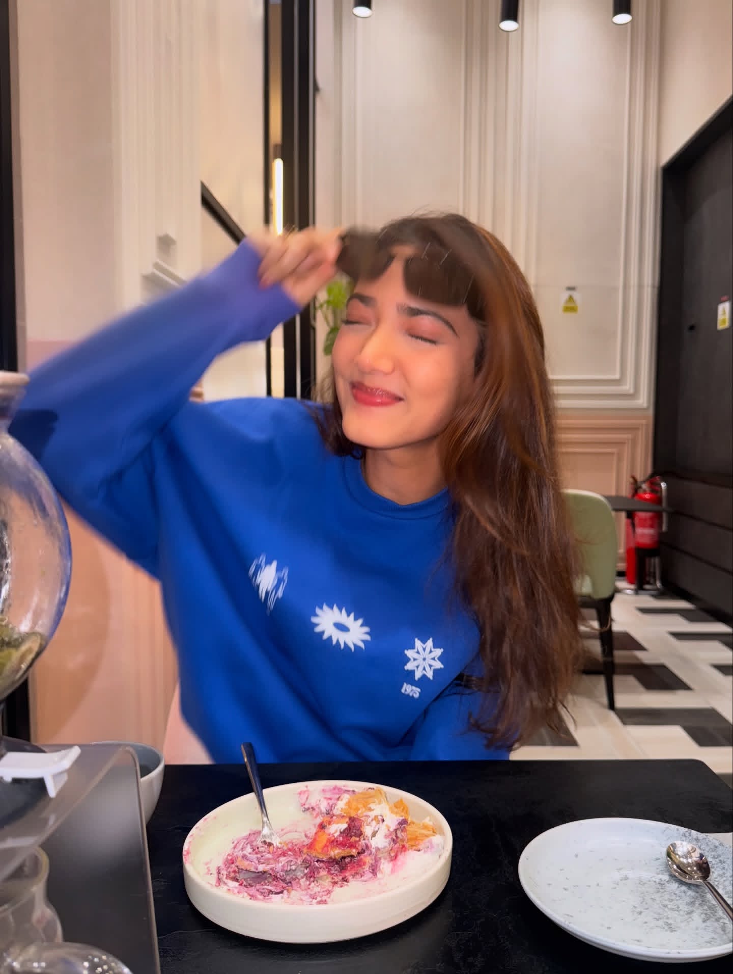 GxtrnkXawAAmFS9?format=jpg&name=large