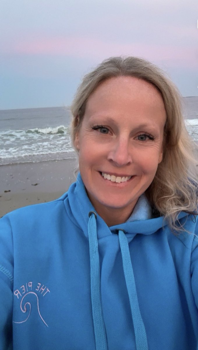 I caught the most beautiful sunset over the Beach 🤩…. I never want to leave and our vacation ends tomorrow 😭😭