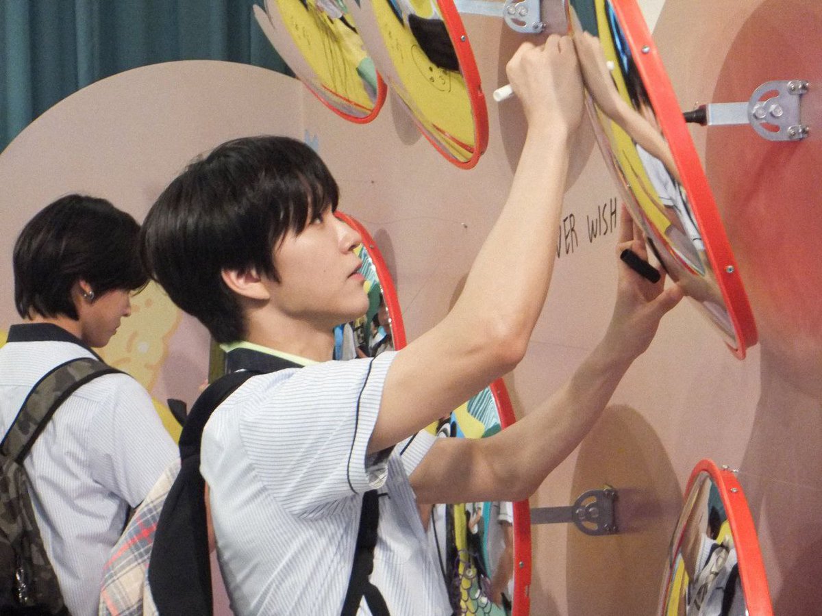 ★. 𝐉𝐚𝐞𝐡𝐞𝐞, sings like a hushed darkness. tweet media