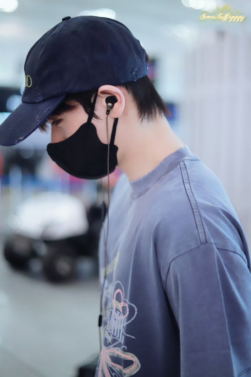 Ninnie9n's tweet photo. น้องนายหล่อ เท่ มากเลย เดินทางปลอดภัยนะคับ ขอให้การทำงานราบรื่นทุกอย่างนะคับ

#นายท่านกรชิต #高卿尘
#GaoQingchen
@naninenai99 https://t.co/HhcuH22Mq7