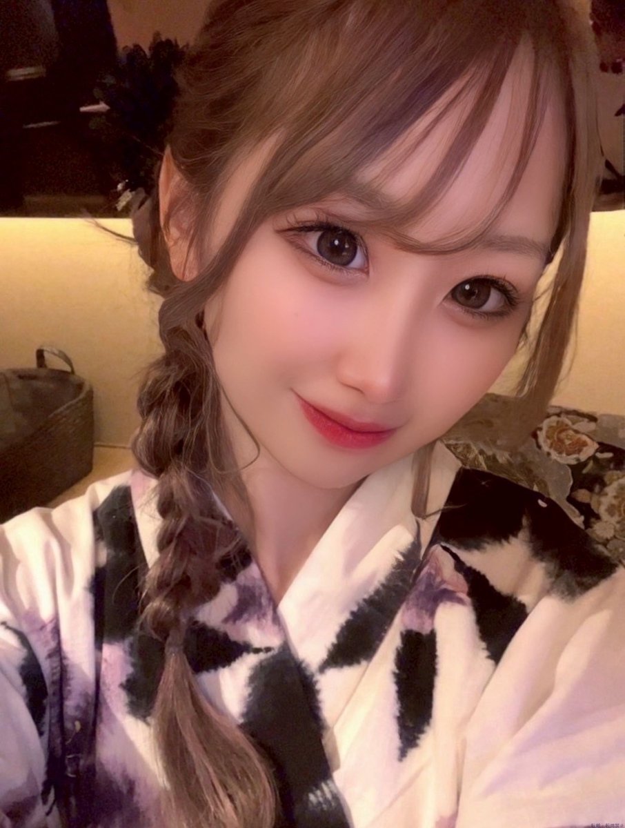 infomen_'s tweet photo. 【インフォメン通信】金沢エリア

【イベント情報✨】
◎美人茶屋 金沢
🎊6周年イベント🎊

8/7(金)〜8/9(土)
3日間限定イベント‼️
期間中にご来店されたお客様
指定ボトルプレゼント🎁
＋次回使える¥5,000金券進呈💸

料金、システムなどは最寄りの無料案内所 infomenまでお問い合わせください🏃 https://t.co/DEZFLo83nw