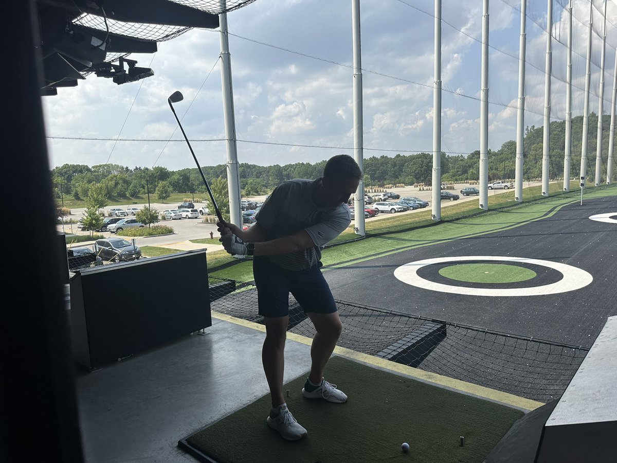 WLCSports's tweet image. Following a preseason in-service, Warriors Athletics enjoyed some time at @LuxeGolfBays today in Franklin. #ArmorUp