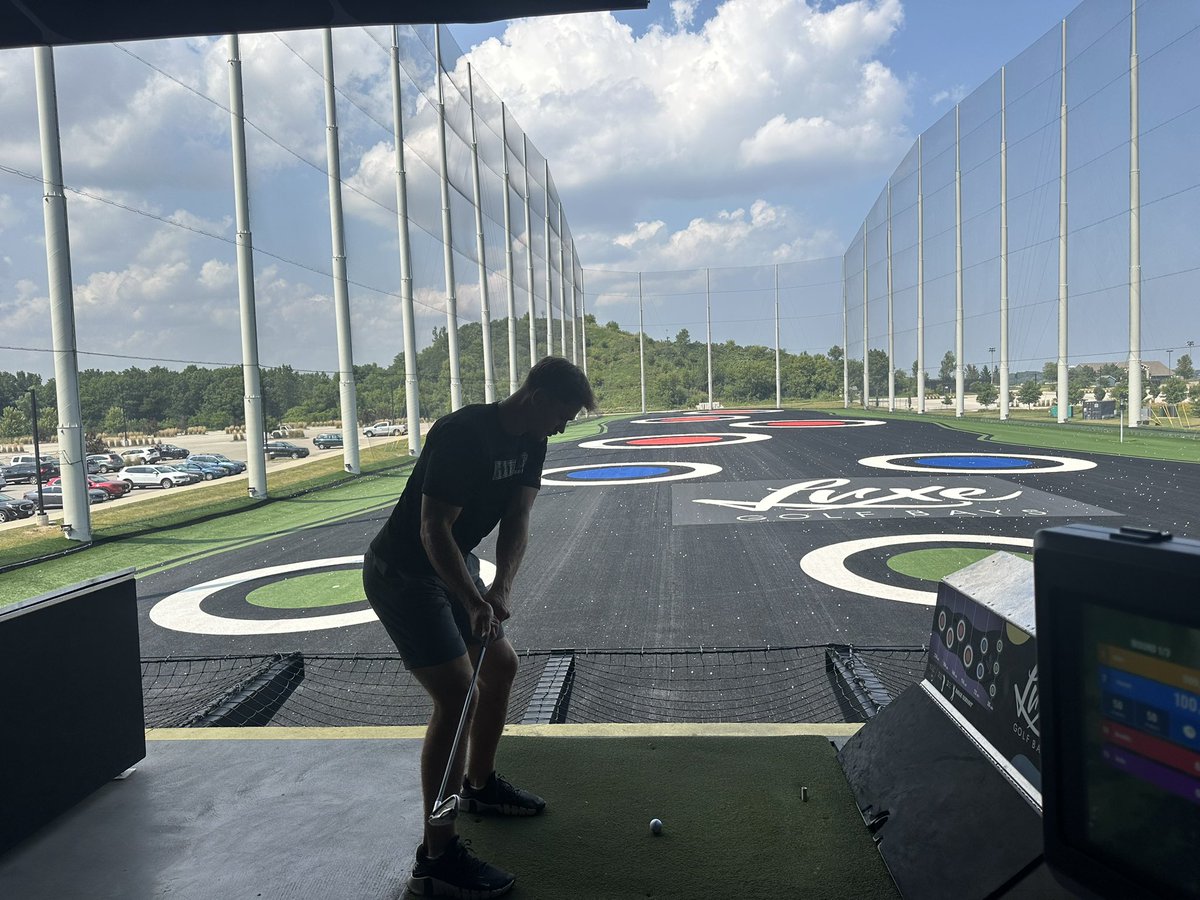 WLCSports's tweet image. Following a preseason in-service, Warriors Athletics enjoyed some time at @LuxeGolfBays today in Franklin. #ArmorUp