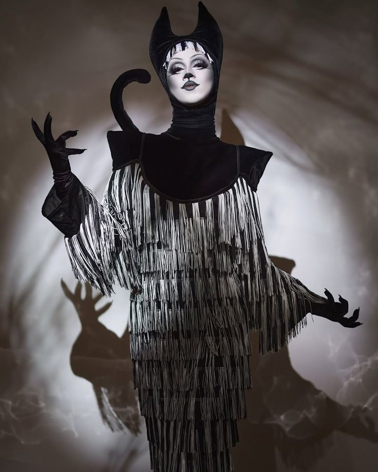 theKool_strange's tweet photo. It's funny how Suzie Toot has embodied so many different animals. I mean, a cat, a dove, an octopus… and a slut https://t.co/chQx1cnCac