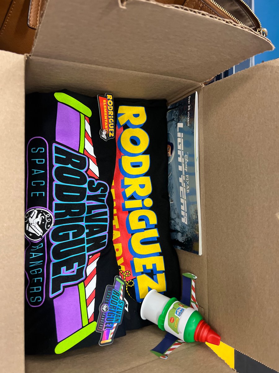 Mrs. Roman tweet media