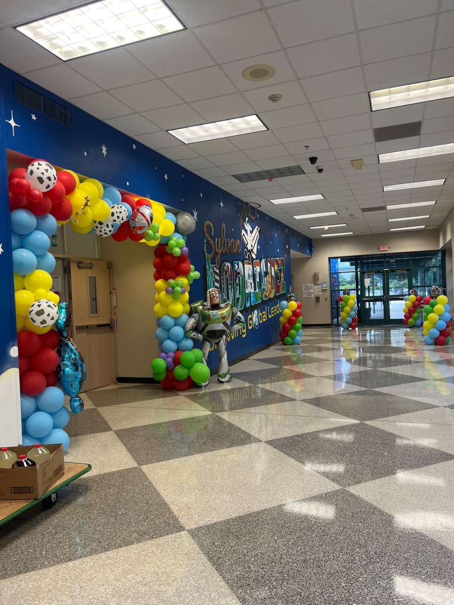 Mrs. Roman tweet media