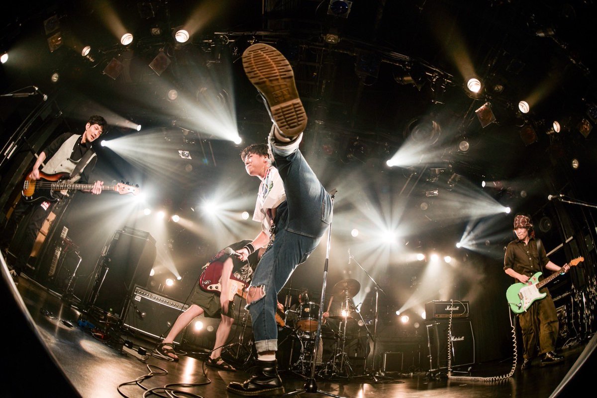8月6日という広島にとって世界にとって
大切な1日に最高のステージでLIVEさせてもらいました‼︎

一生懸命続けていれば夢は叶う‼︎
これからもまだまだ頑張ります‼︎

#広島  #8月6日
#戦争反対　#ラフィンノーズ　
#Hiroshima