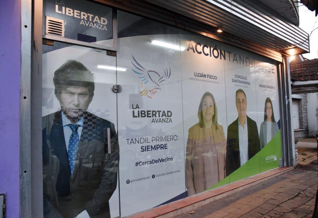 Inauguramos el local de La Libertad Avanza y Accion Tandilense 💜🦁🍏 en 25 de mayo 573. Vamos a pintar de violeta la Provincia. Acercate de 9 a 12 y de 16.30 a 19.30 horas 🙌🏼💪🏼