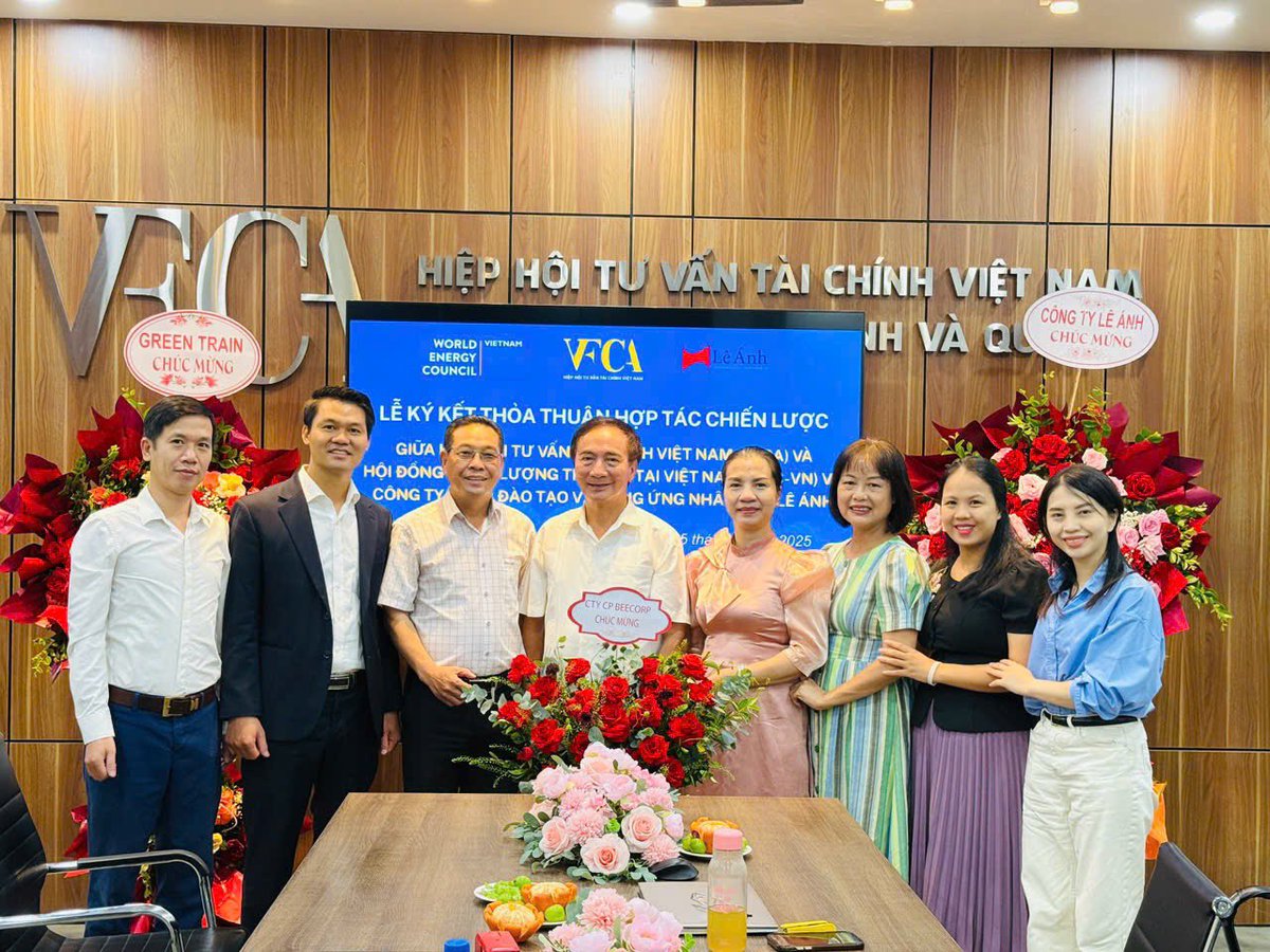 ketoanleanh's tweet photo. Ký kết hợp tác đối tác Lê Ánh https://t.co/fF6qNfuZ4Z