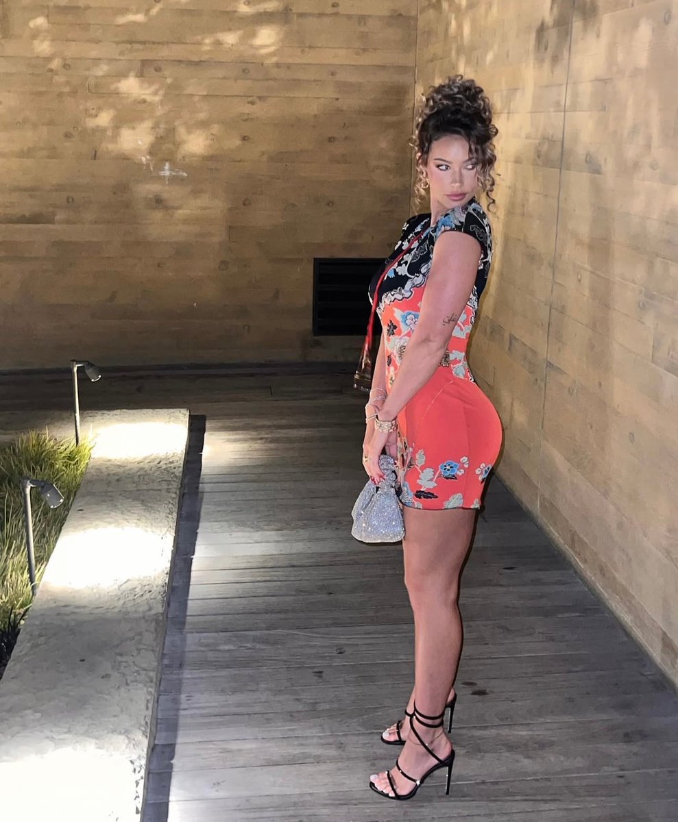 𝓢𝓮𝓵𝓮𝓷𝓪 tweet media