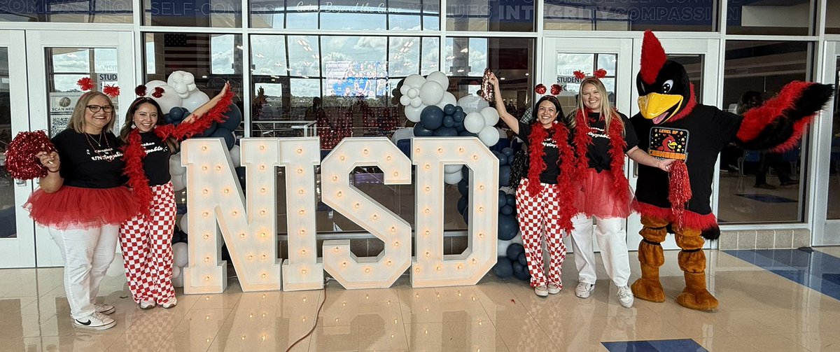 teresadeleon527's tweet photo. We are Northside!! #NISDConvocation #NISDUNstoppable https://t.co/bwcjzLxHtb