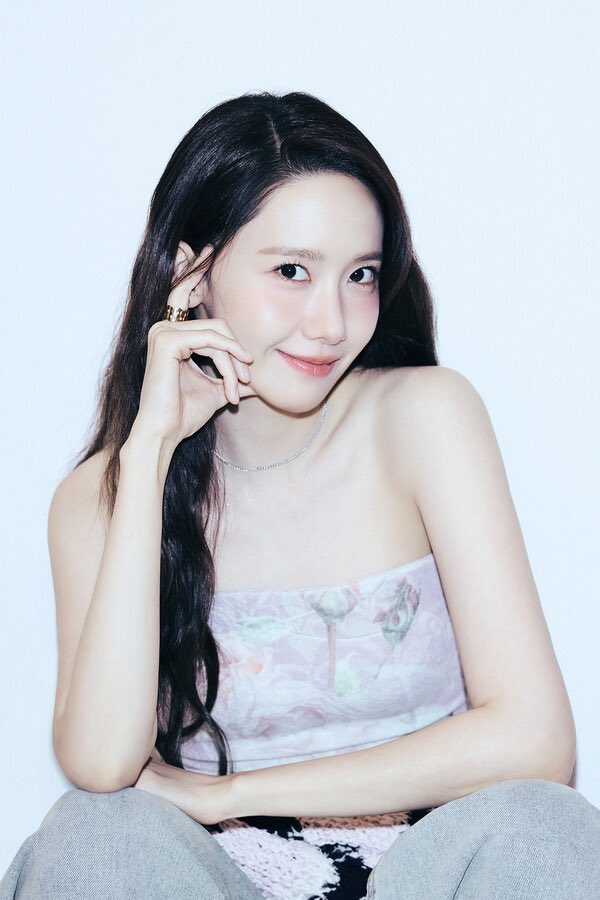 ordinarynojaem's tweet photo. Whoa!!! These new photos of YoonA from #PrettyCrazy press interviews🥹🫶🏻 https://t.co/tflCT77hTR