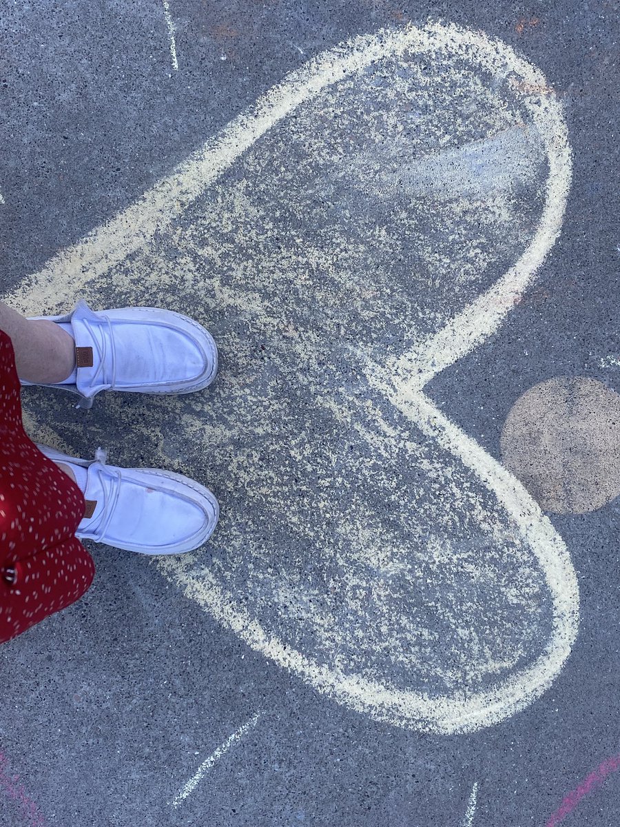 Carolyn Hull tweet media