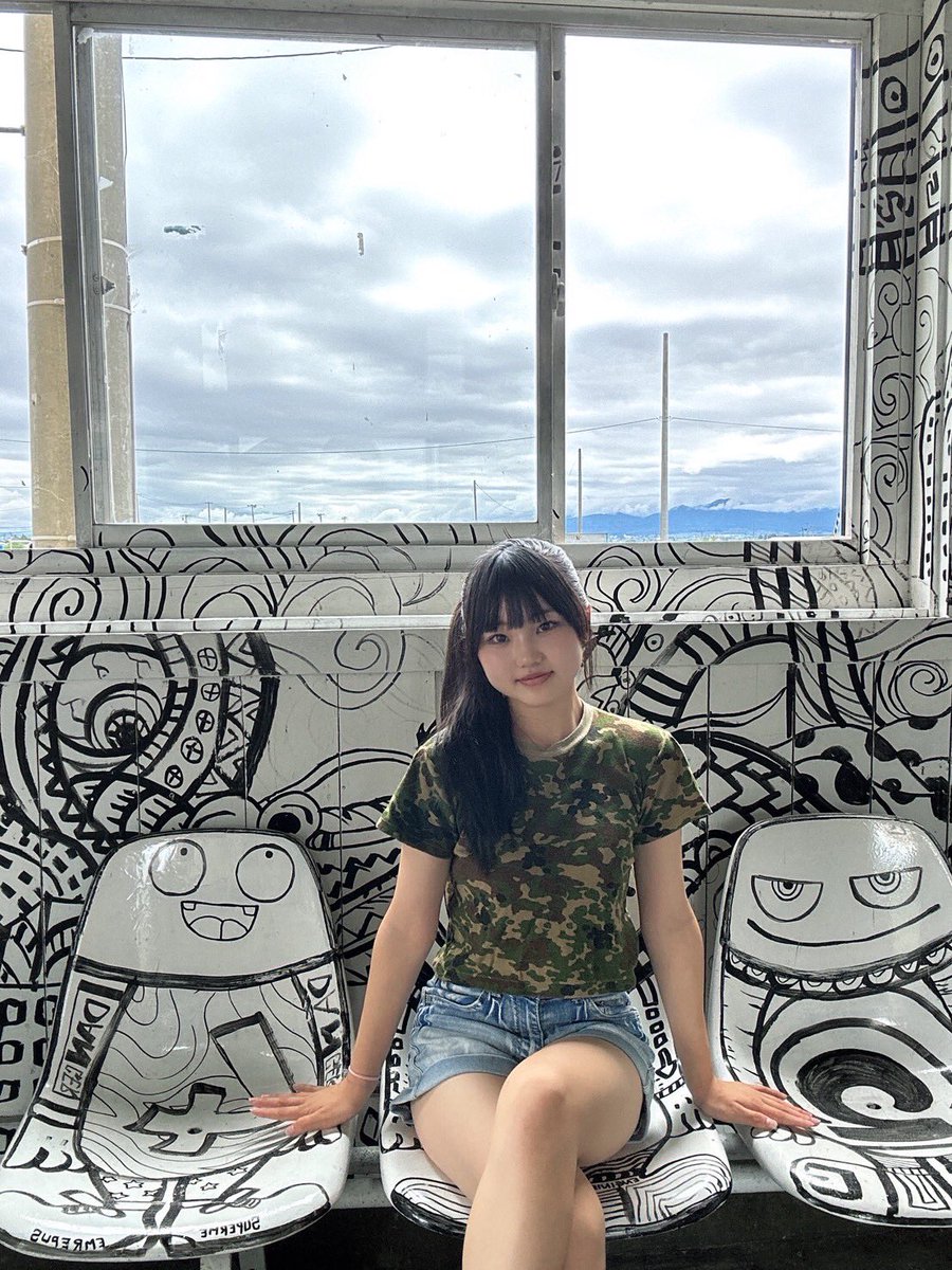 髪型の種類三つ編みとサイドポニーしかしない気がする…‼︎ということで事でリクエストあれば待ってます💭