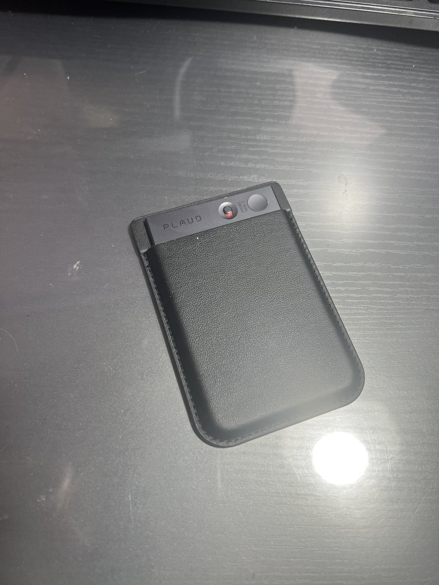 derusen3's tweet image. 最近こんなの使いだした。
もう自分も含めて言った言わないを
回避するにはもう録音しておく
しかねえ！となったw
でもこれ文字起こし(結構間違いあるけど許容範囲、そもそも音で残ってる)から要約マインドマップまで作ってくれるから結構役に立つ
#plaudnote  #プラウドノート