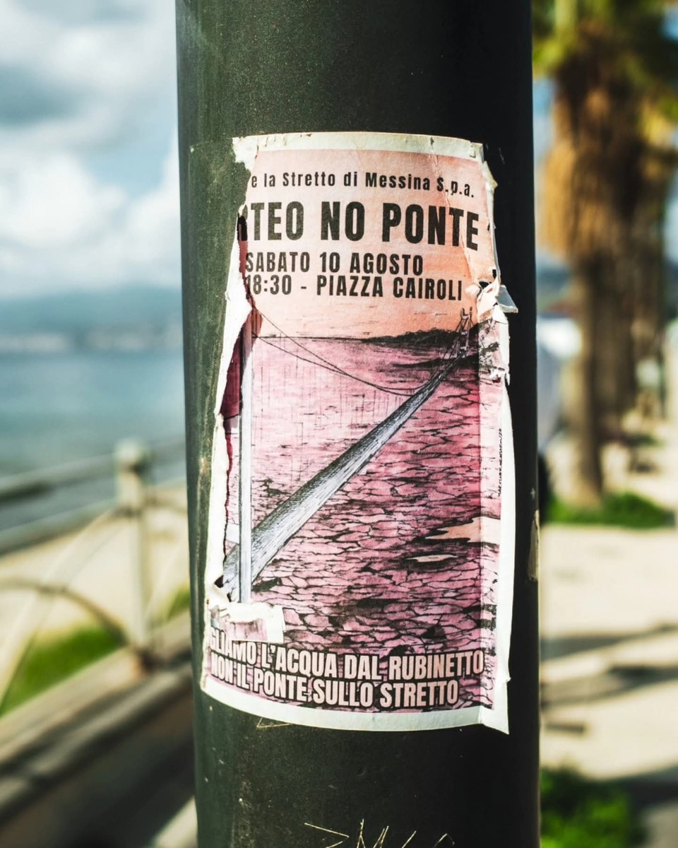 GiulianaDaniel2's tweet photo. A #Messina, x il #pontesullostretto, nei luoghi degli espropri, dove sorgeranno i #piloni e i #cantieri:
nella zona nord rimarrebbe solo il #cimitero, senza strade di collegamento, a sud verranno spazzate via case e relazioni sedimentate in anni di prossimità.
#sicilianbillions https://t.co/Q8AVMK6QRx