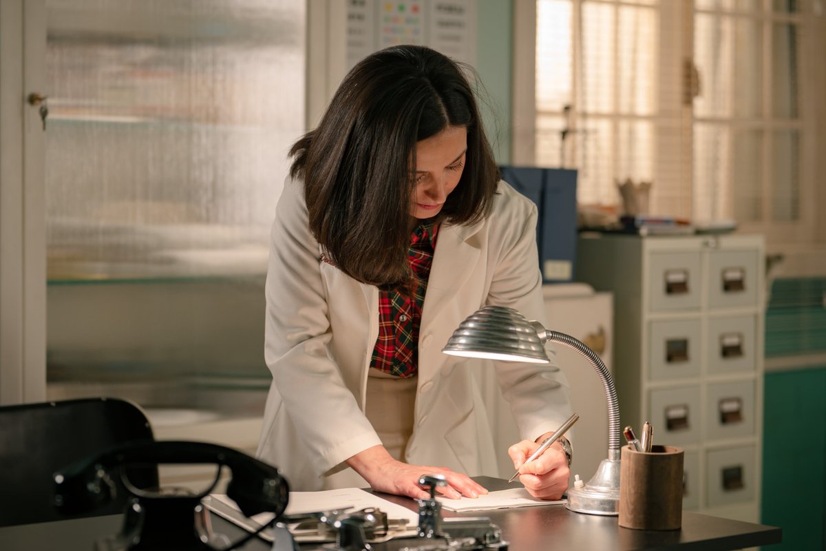 Esta tarde en #SueñosDeLibertad ✨

Marta anima a Fina a que acepte la propuesta de trabajo de Pelayo mientras Luz sigue detectando problemas respiratorios entre los trabajadores.

⏰ 15.45h en <a href="/antena3com/">Antena 3</a>