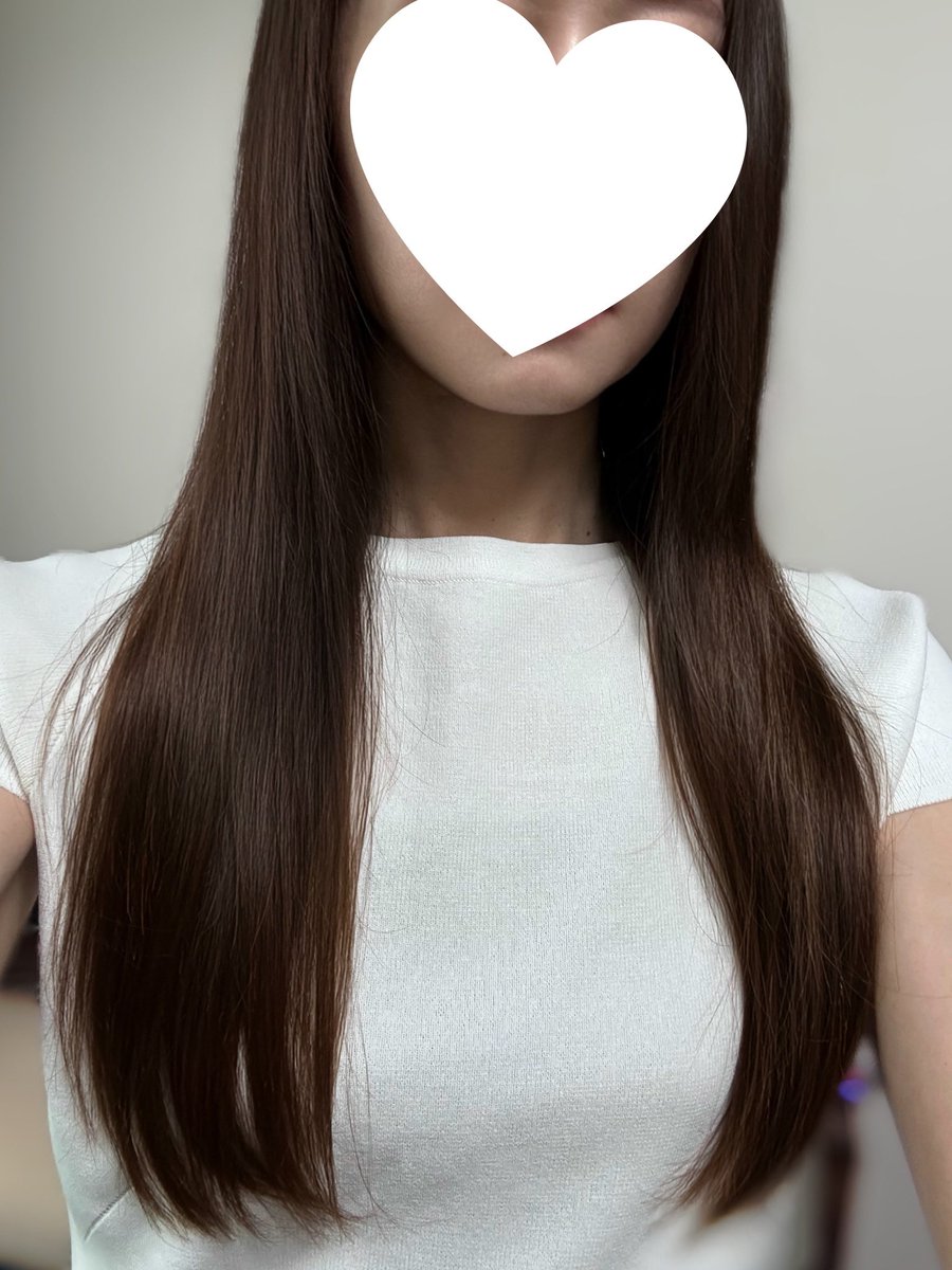 クセ毛寝癖で見るも無惨な朝が恒例なのにドライヤーだけでこの仕上がりは激アツ。ツヤサラ絡まり気にならなくて良い感じ〜って寝て起きたらいつもより綺麗で正直ここまでと思わなかったから嬉しい悔しさ！😂ピンクしっとりめ紫軽くてどっちも細毛に合うから季節で変えるのも良さそう #PR #collagem