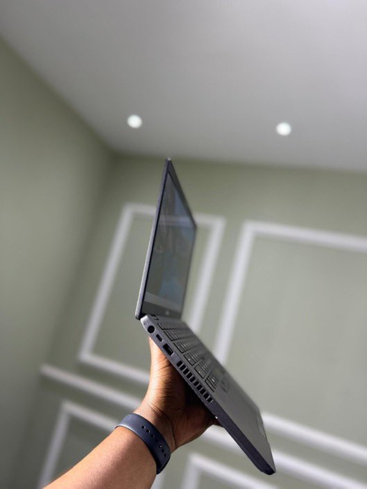 0panaa_1's tweet photo. DELL LATITUDE 4500/5490/5400

Intel®️ Core™️ i5-8350U (8th Gen, vPro) | Base @1.70GHz | Max Turbo @3.60GHz
•DISPLAY 
•13.3 FHD
•16B DDR4 Ram
•256GB SSD
GRAPHICS
Intel®️ UHD Graphics 620 (Shared up to 8GB)
KEYBOARD💡
Windows 10 Pro
USB Type C
Charger🔌 

GHc 3.6k
☎️0241636577 https://t.co/SgDRXtOqls