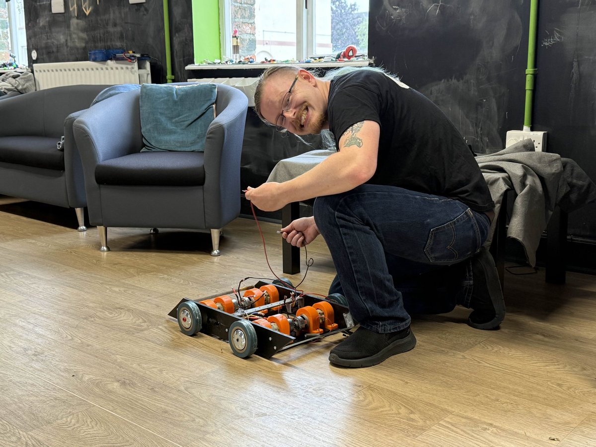 The calm before the storm last night at the monthly meet! Checkout <a href="/anthonymurney8/">Team Penny</a> to see some of the videos!