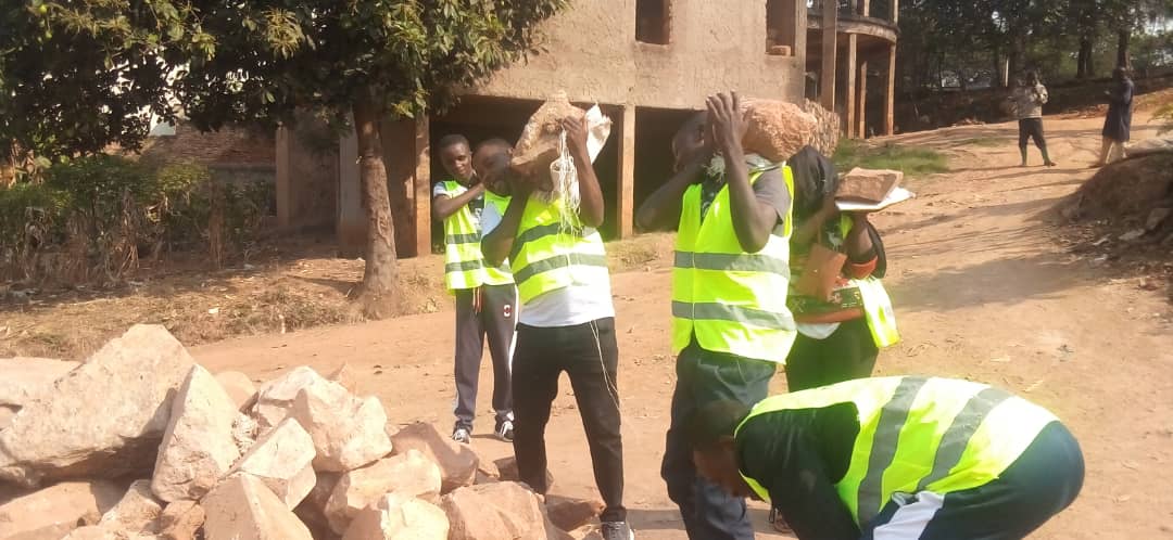 Gasabo Youth Volunteers (@ryvcp_gasabo) on Twitter photo Urubyiruko rw'abakorerabushake muri <a href="/KimihururaS/">Kimihurura Sector</a> dukomeje gufatanya n'abatuye Akagari ka Kimihururu, Umudugudu w'Urwego mu gikorwa cyiza cyatangijwe cyo kubaka ibiro by'Umudugudu. Ejo twakozwe igikorwa cyo gutunda amabuye. <a href="/RwandaLocalGov/">Ministry of Local Government | Rwanda</a> <a href="/Rwandapolice/">Rwanda National Police</a> <a href="/CityofKigali/">City of Kigali</a> Urubyiruko rw'abakorerabushake muri <a href="/KimihururaS/">Kimihurura Sector</a> dukomeje gufatanya n'abatuye Akagari ka Kimihururu, Umudugudu w'Urwego mu gikorwa cyiza cyatangijwe cyo kubaka ibiro by'Umudugudu. Ejo twakozwe igikorwa cyo gutunda amabuye. <a href="/RwandaLocalGov/">Ministry of Local Government | Rwanda</a> <a href="/Rwandapolice/">Rwanda National Police</a> <a href="/CityofKigali/">City of Kigali</a>