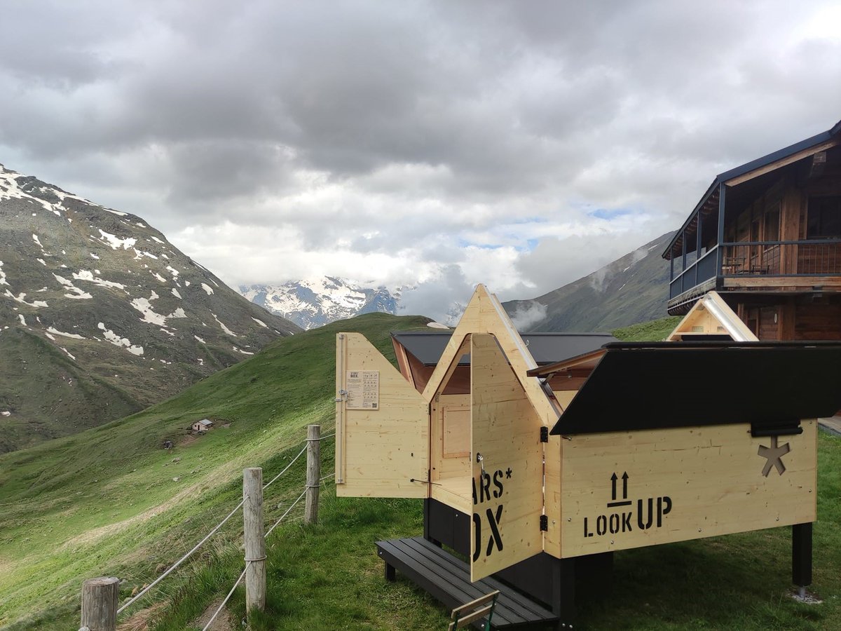 📖Storie di imprenditori rurali 
✨Vi raccontiamo oggi l'intervento realizzato presso il Rifugio Grauson a #Cogne, dove la titolare Francesca Zanivan ha installato una Starsbox, una casetta in legno con il tetto apribile per un'esperienza unica di visione del cielo notturno!