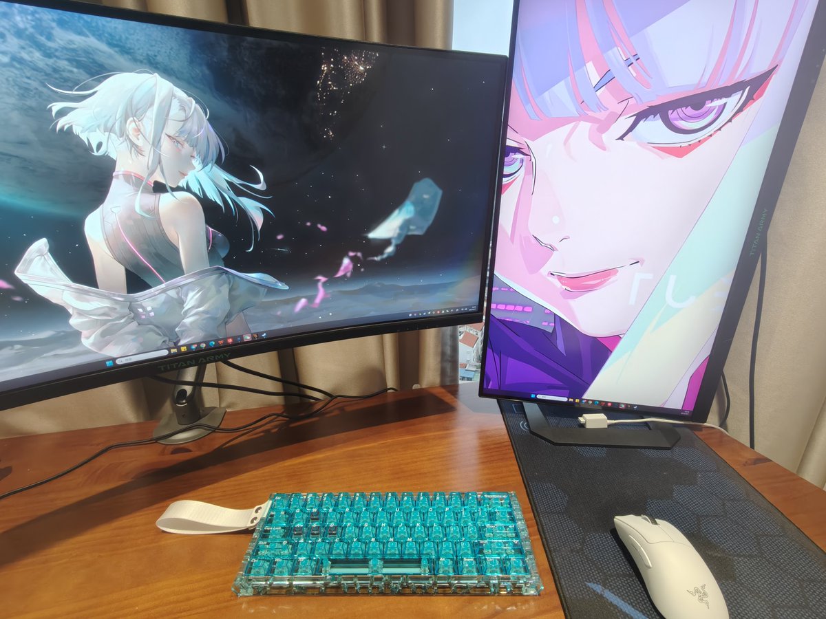 最近换了磁轴键盘，我给触发行程调到0.1mm，今天楼上装修我不去驱动改触发行程这键盘压根就是坏的，完全用不了。
被磁轴夸张的敏感程度震惊了。