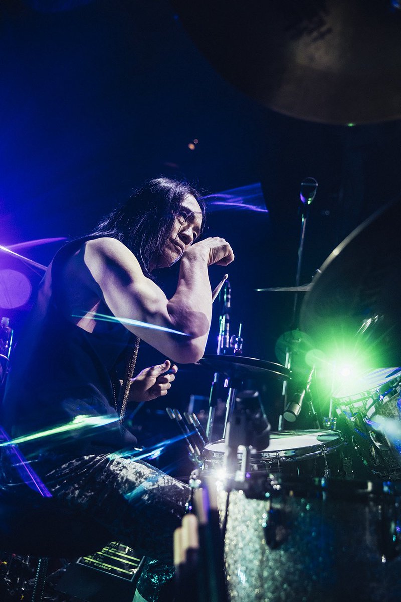 Sparkleの惑星Xツアー写真集 𝗧𝗛𝗘 𝗬𝗘𝗟𝗟𝗢𝗪 𝗠𝗢𝗡𝗞𝗘𝗬