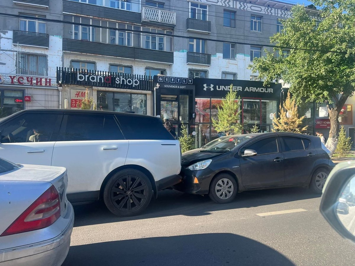 Erdeniinod17's tweet photo. Aqua ээлжит бай🙄
#Range_rover https://t.co/Pb6dZWoSKw