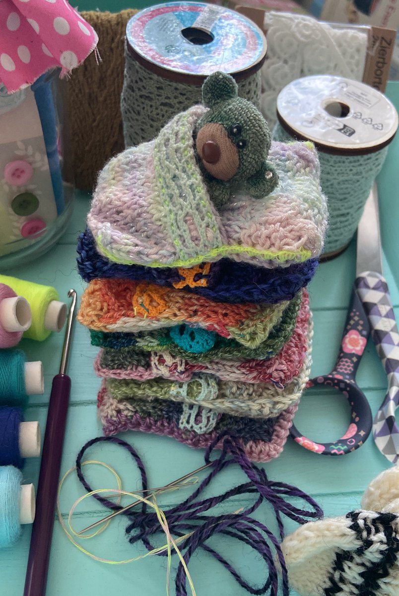 Als wir alle Schlafsäckchen noch hier hatten, hat der kleine Herr Bärtram übrigens Prinzessin auf der Erbse gespielt 🤭🧸🫛

#Bärtramerlebtwas