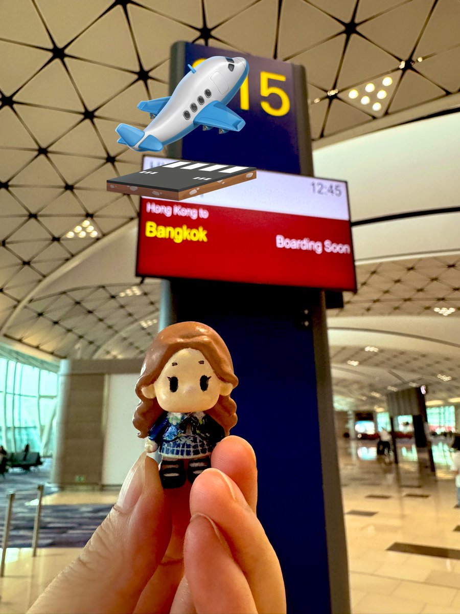 haima88's tweet image. Little Saro’s Travel Diary: 
Day 1—Hong Kong to Bangkok! ✈️Happy night
Meet Little Saro, designed and hand-crafted by ourselves.
開啟小小saro的旅程啦，另一份我們手作的小心意
#InFreennityᦠ
#srchafreen