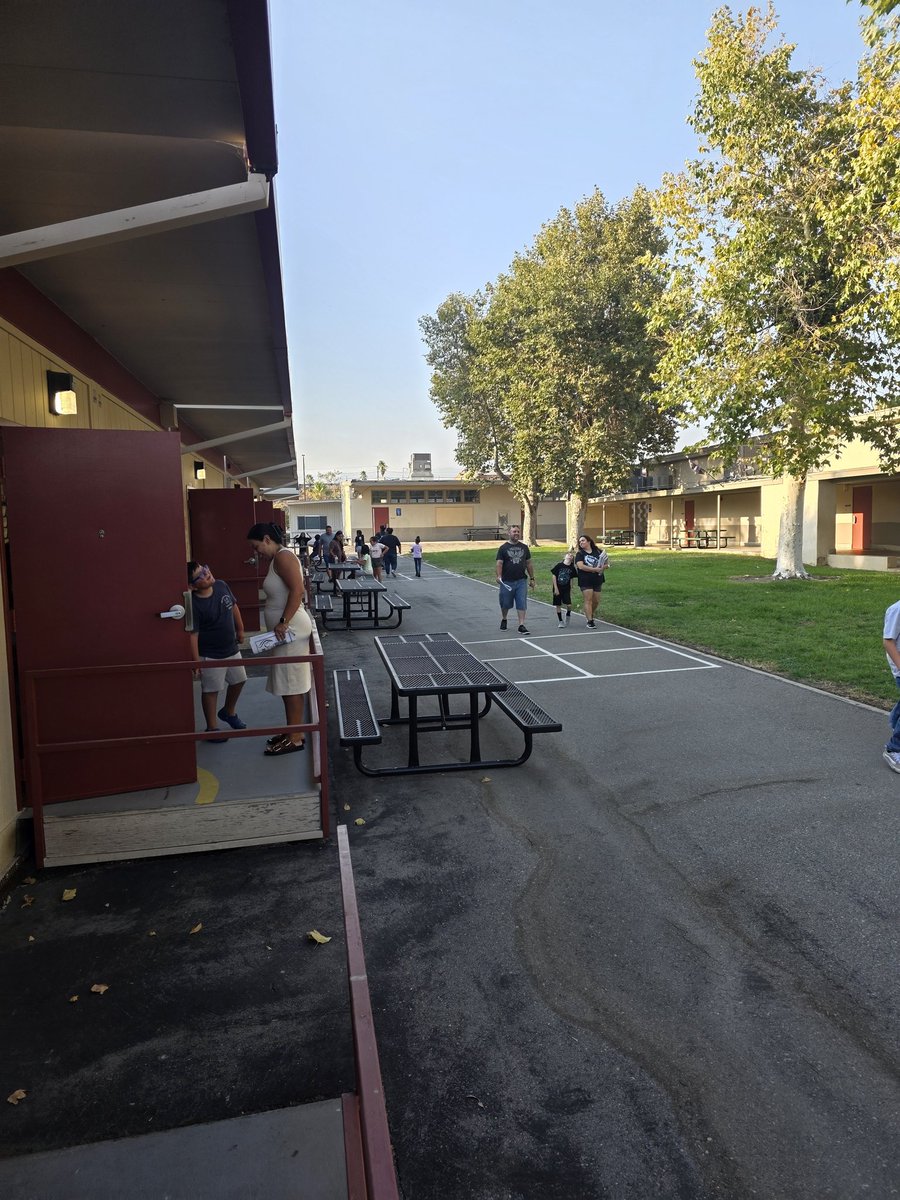 Independent Study orientations had amazing turnouts to prepare for the start of the school year!  Such wonderful support from the best families in the district!