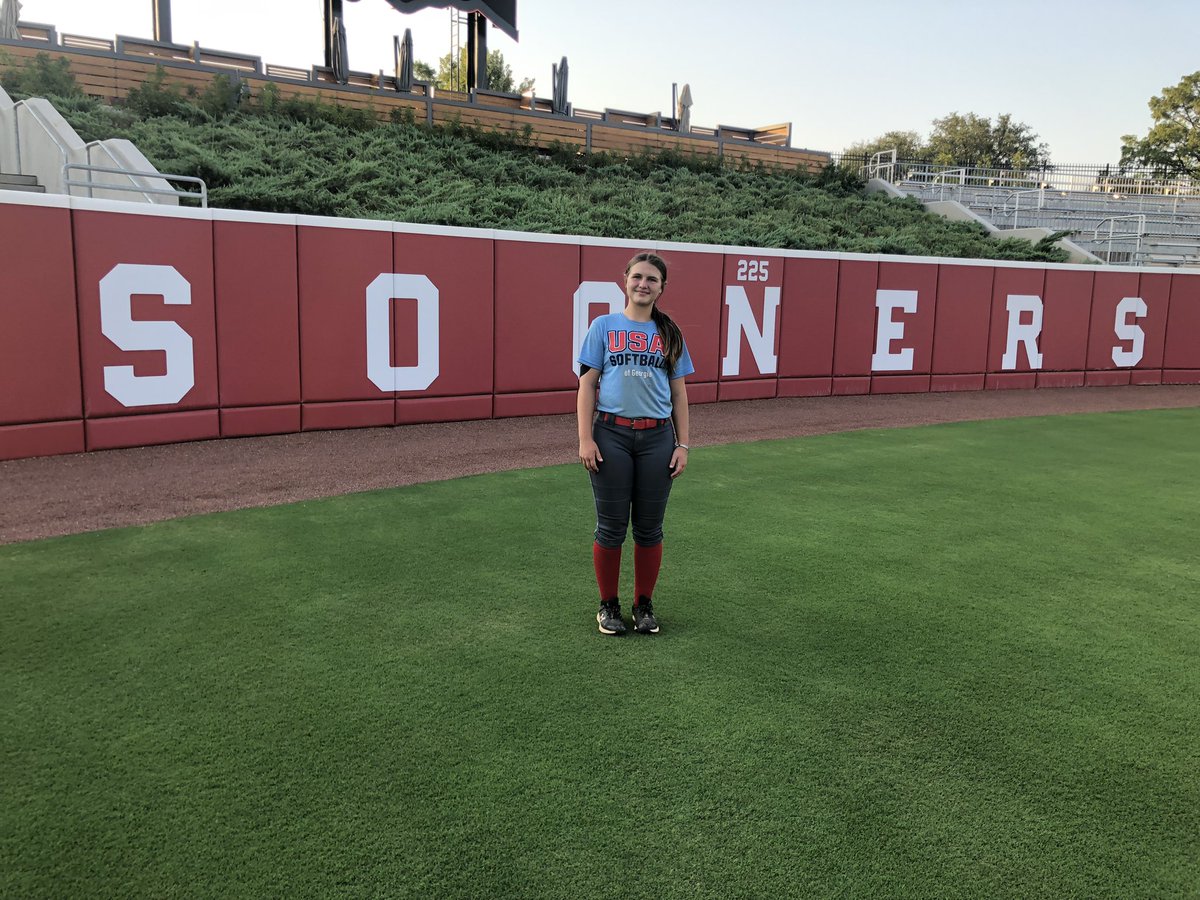 Day 1 in OKC. The sun was definitely out today. Thank you to <a href="/OU_Softball/">Oklahoma Softball</a> for letting us use their field for a practice before the ceremony and games.  <a href="/USASoftball/">USA Softball</a> <a href="/PrepSoftball/">Prep Softball 🥎</a> <a href="/D1Softball/">D1Softball</a> <a href="/SBRRetweets/">Softball Recruiting Reposts</a> <a href="/SoftbalAmerica/">Softball America</a> <a href="/TOP_D1RECRUITS/">Softball Top Preps Retweet</a> <a href="/TopPreps/">TOP PREPS @TopPreps | X | Sports News & Recruiting</a> <a href="/CoastRecruits/">Coast 2 Coast Recruits</a> <a href="/CoastRecruitsSB/">Coast Recruits 🥎</a>